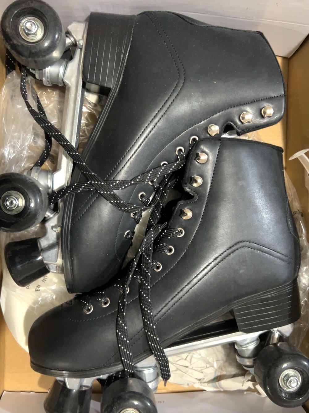 Yoki Women's Black Retro Roller Skate Boots - Lace-Up Quad Skates size 11